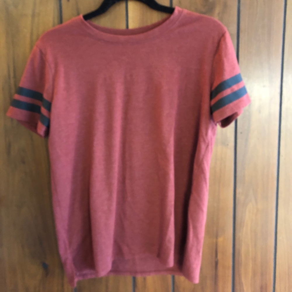 Orange, detail tee